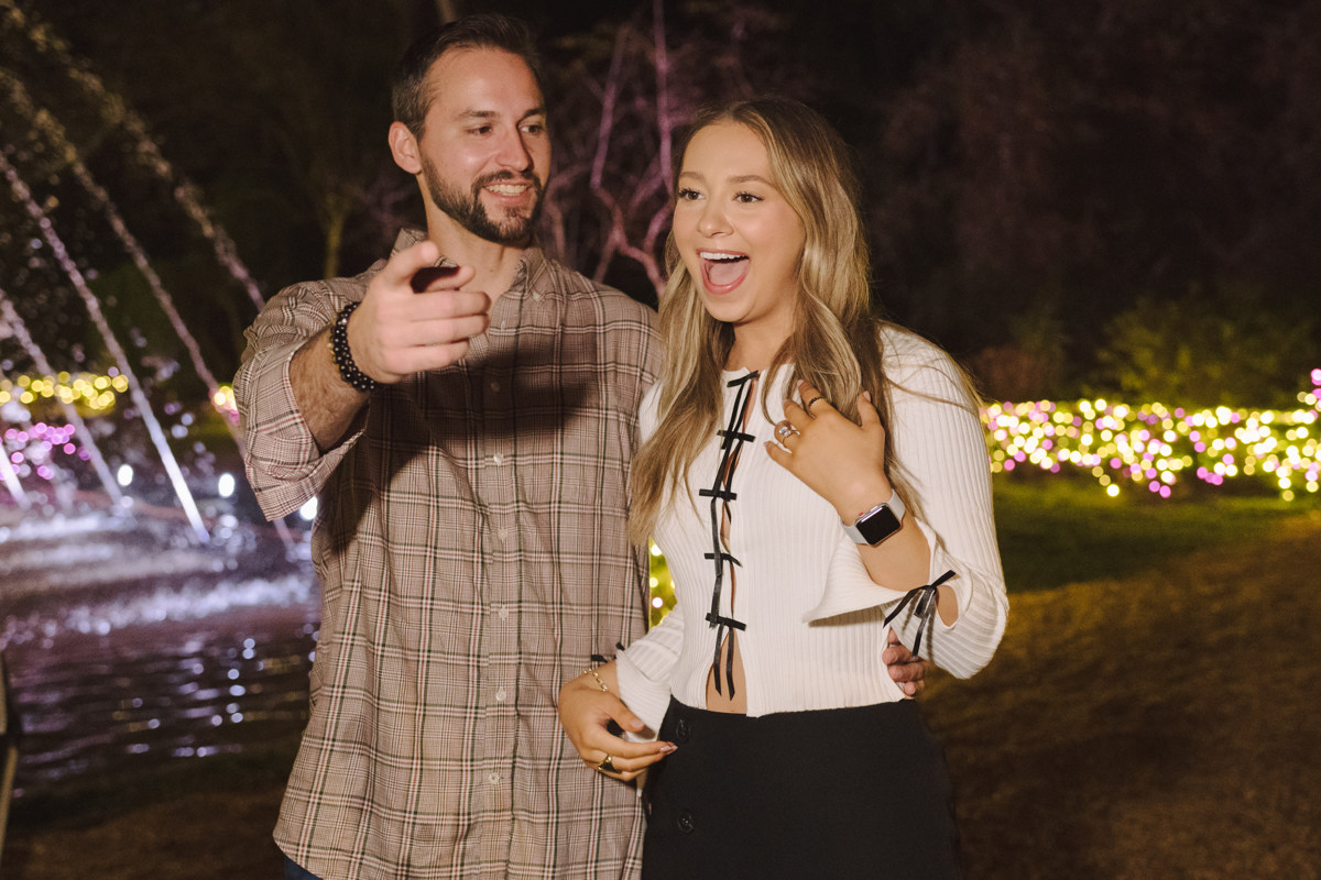 Bayou bend garden Christmas engagement proposal location best houston photographer