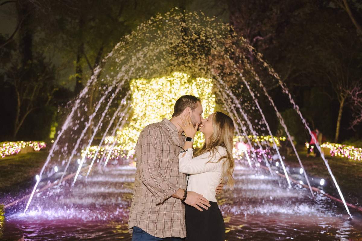 Bayou bend garden Christmas engagement proposal location best houston photographer