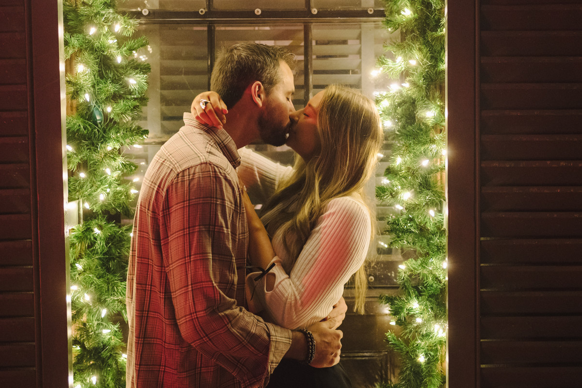 Bayou bend garden Christmas engagement proposal location best houston photographer