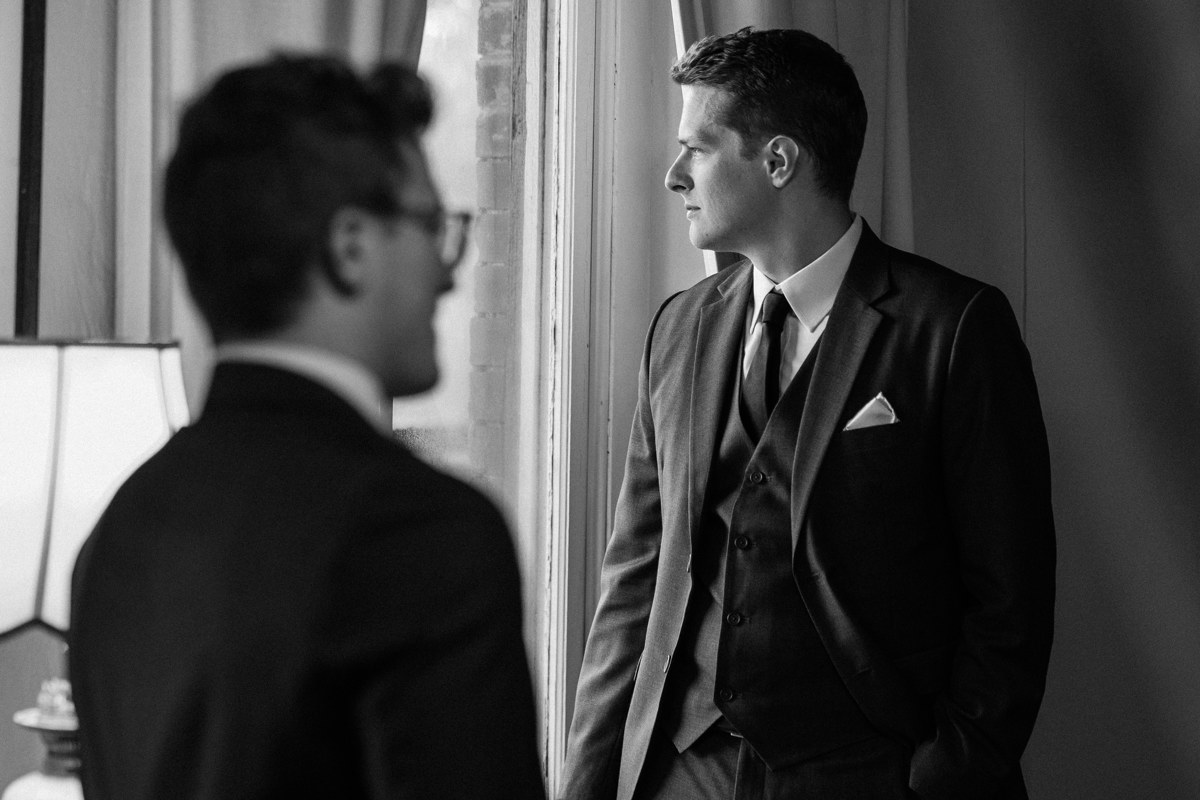 Micro wedding in Brenham texas true to color documentary houston wedding photographer