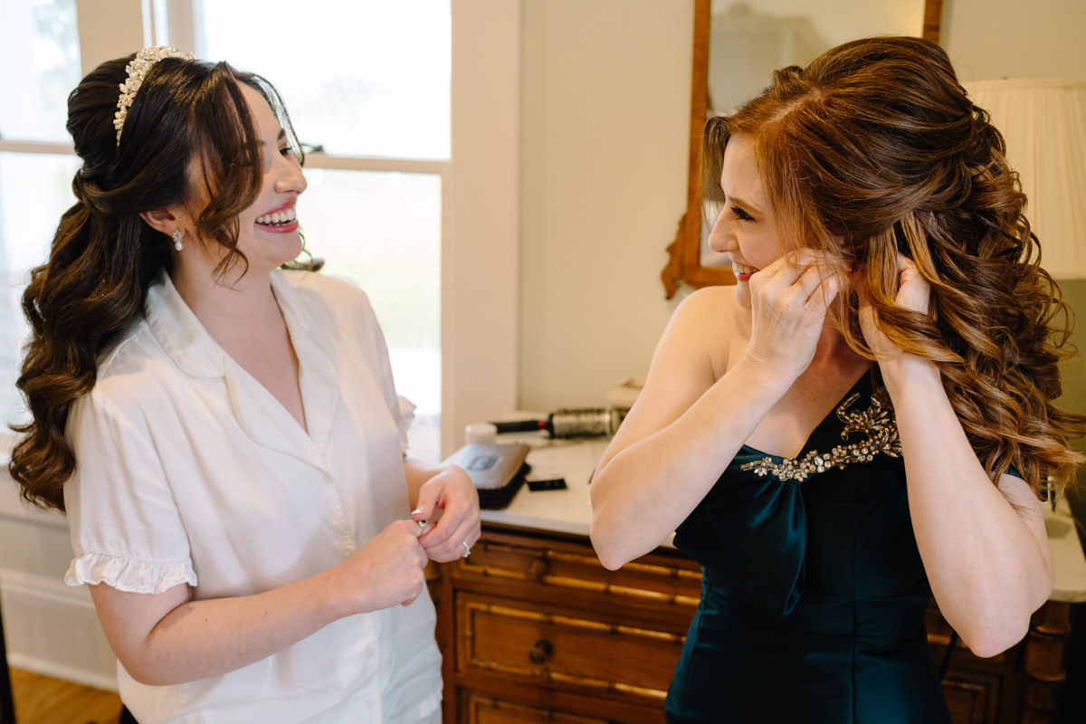 Micro wedding in Brenham texas true to color documentary houston wedding photographer