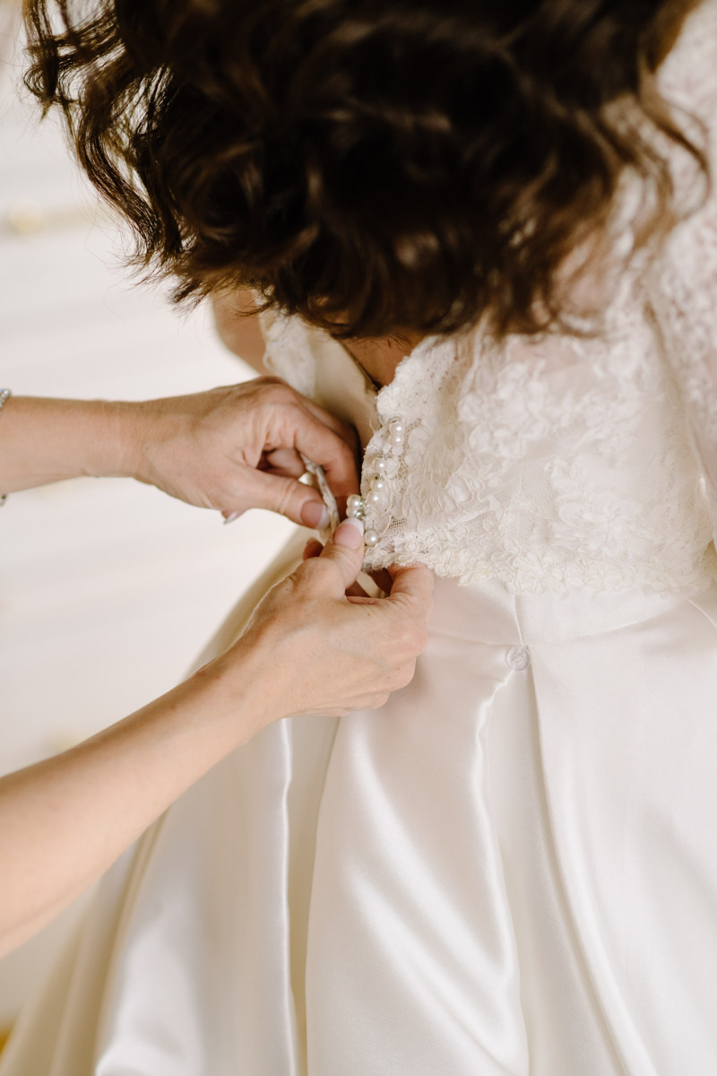 Micro wedding in Brenham texas true to color documentary houston wedding photographer
