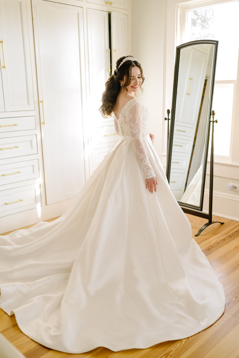 Micro wedding in Brenham texas true to color documentary houston wedding photographer