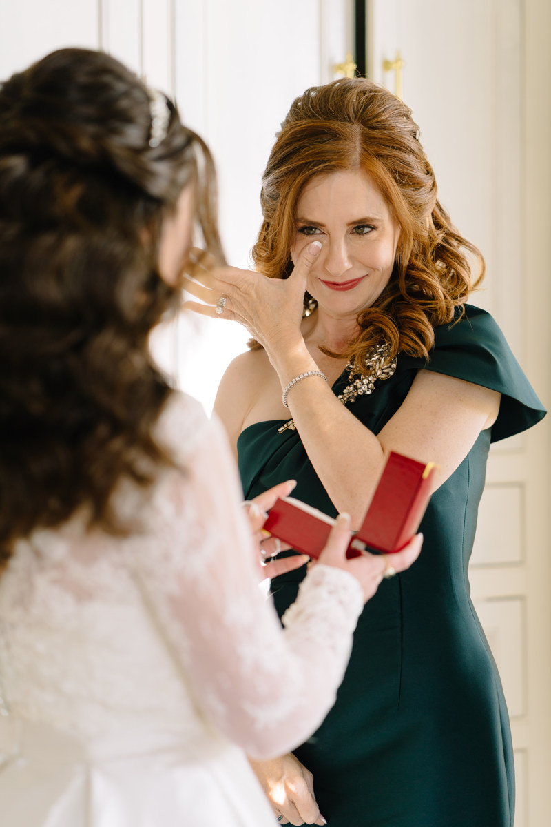 Micro wedding in Brenham texas true to color documentary houston wedding photographer