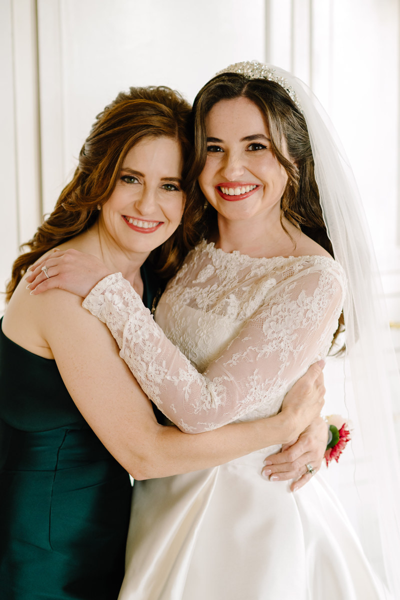 Micro wedding in Brenham texas true to color documentary houston wedding photographer