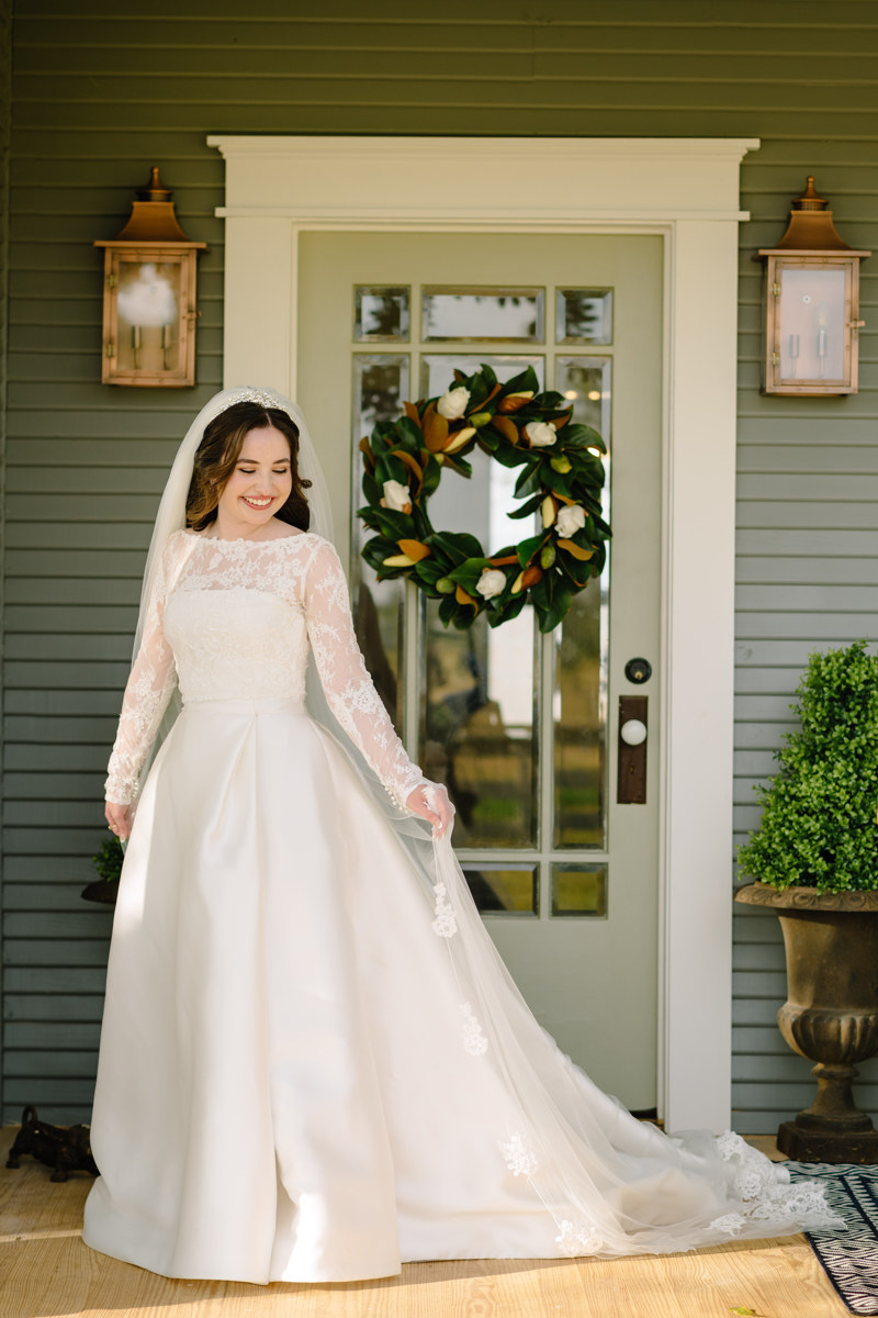 Micro wedding in Brenham texas true to color documentary houston wedding photographer