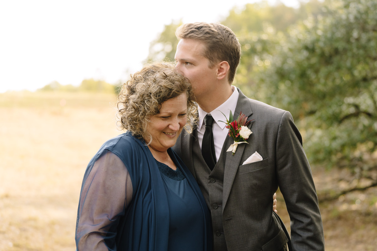 Micro wedding in Brenham texas true to color documentary houston wedding photographer