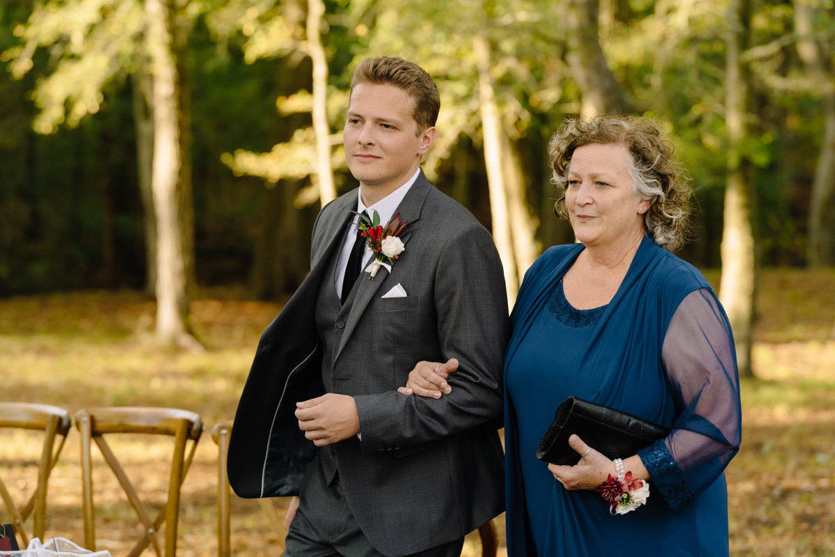 Micro wedding in Brenham texas true to color documentary houston wedding photographer