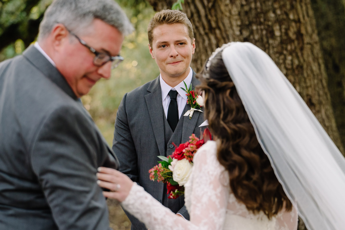 Micro wedding in Brenham texas true to color documentary houston wedding photographer