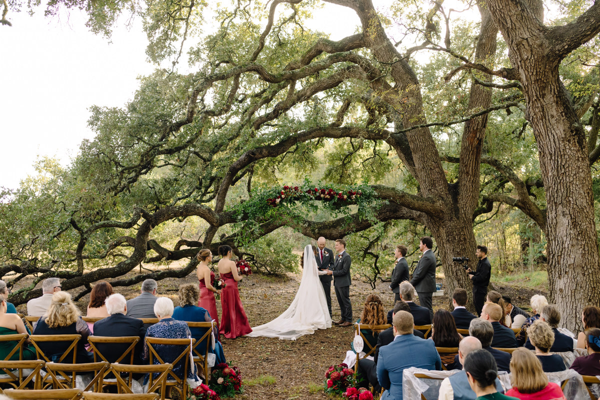Micro wedding in Brenham texas true to color documentary houston wedding photographer