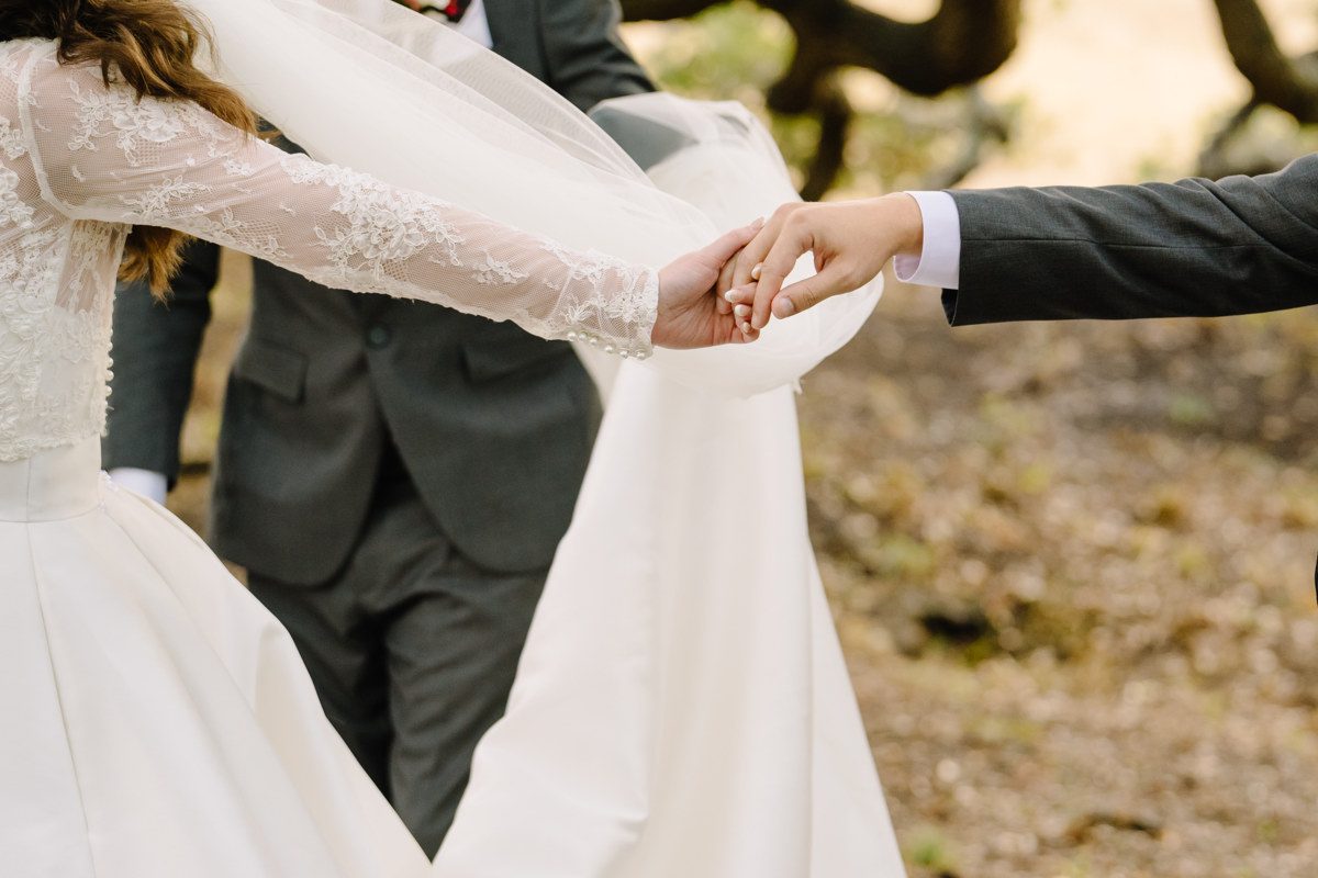 Micro wedding in Brenham texas true to color documentary houston wedding photographer