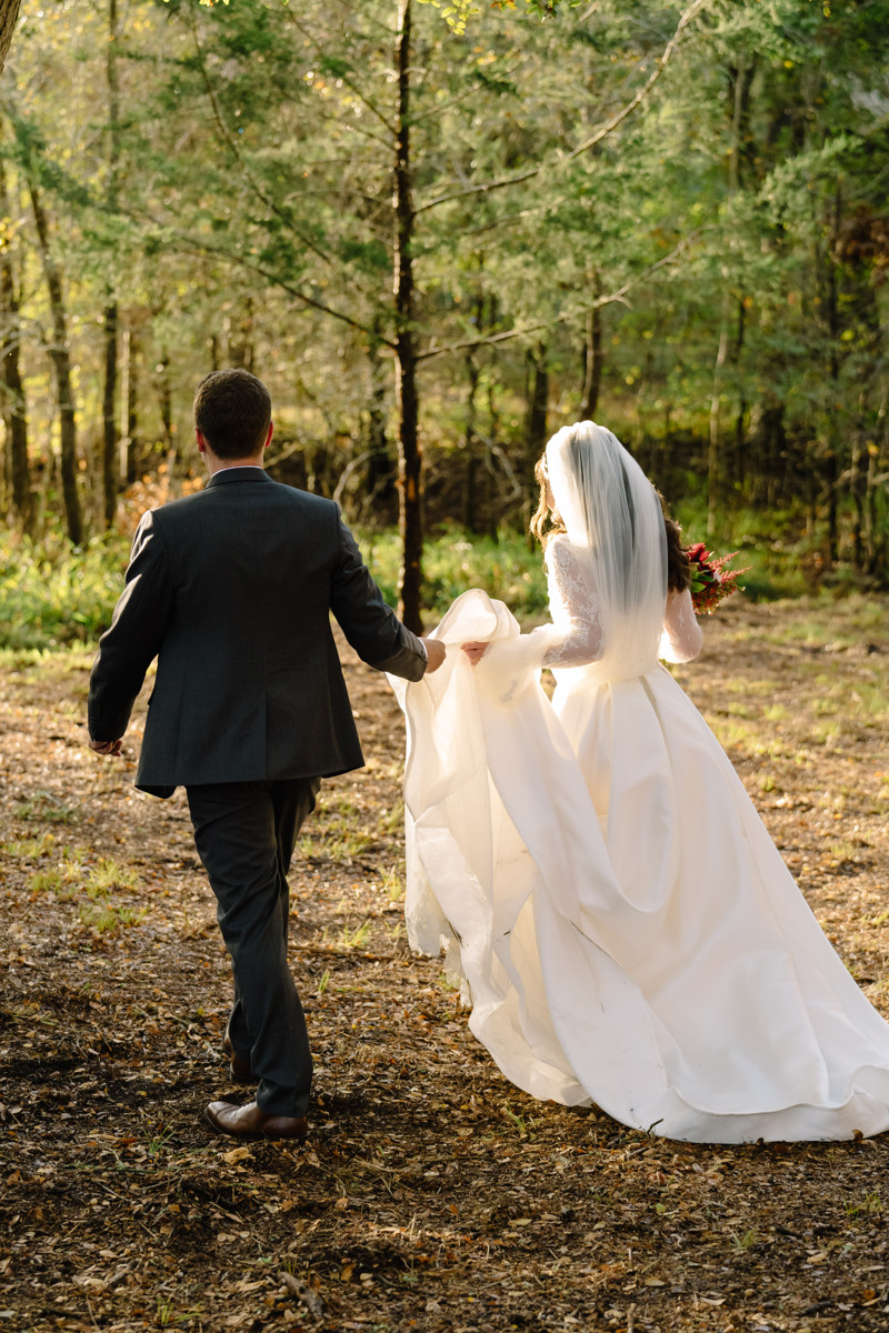 Micro wedding in Brenham texas true to color documentary houston wedding photographer