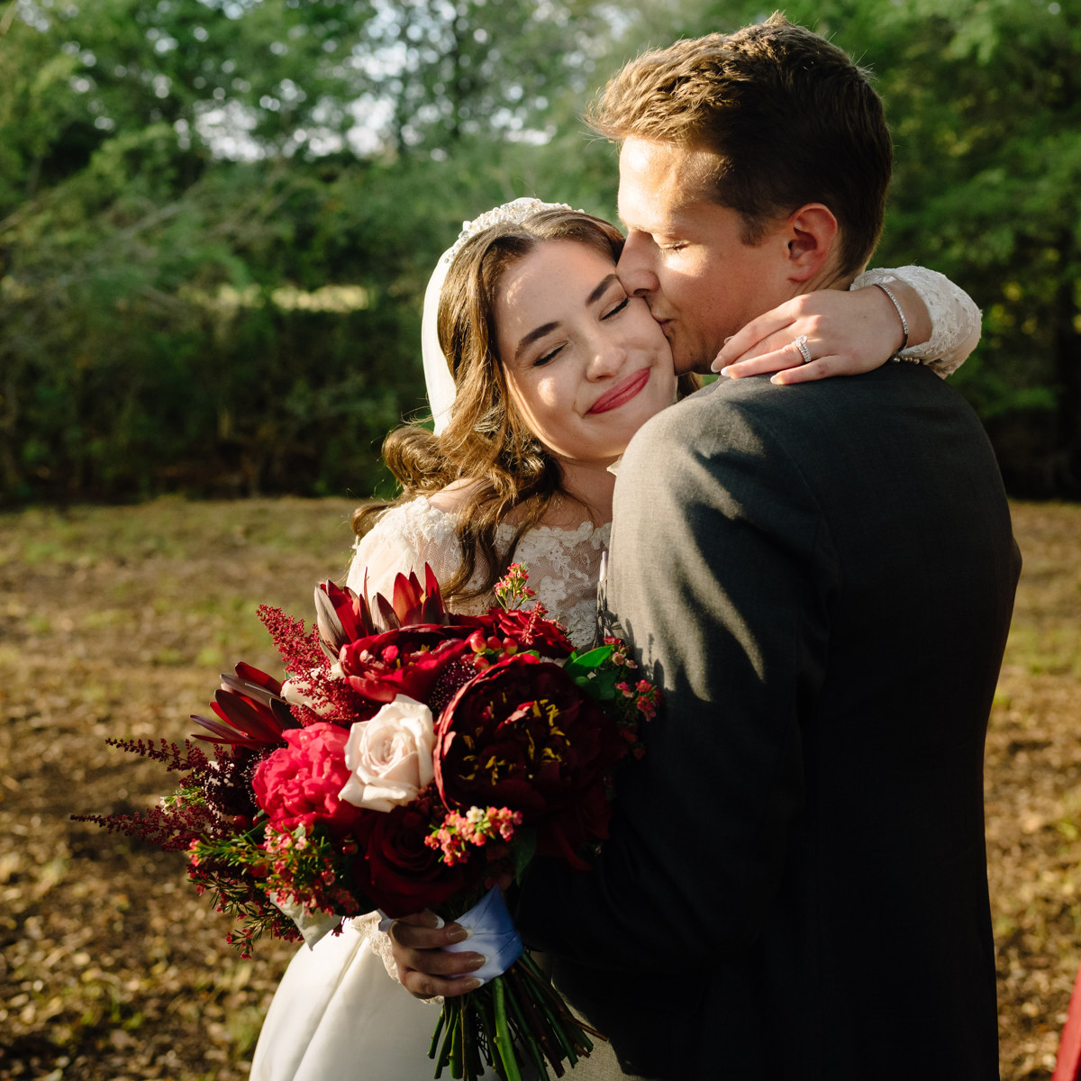 Micro wedding in Brenham texas true to color documentary houston wedding photographer