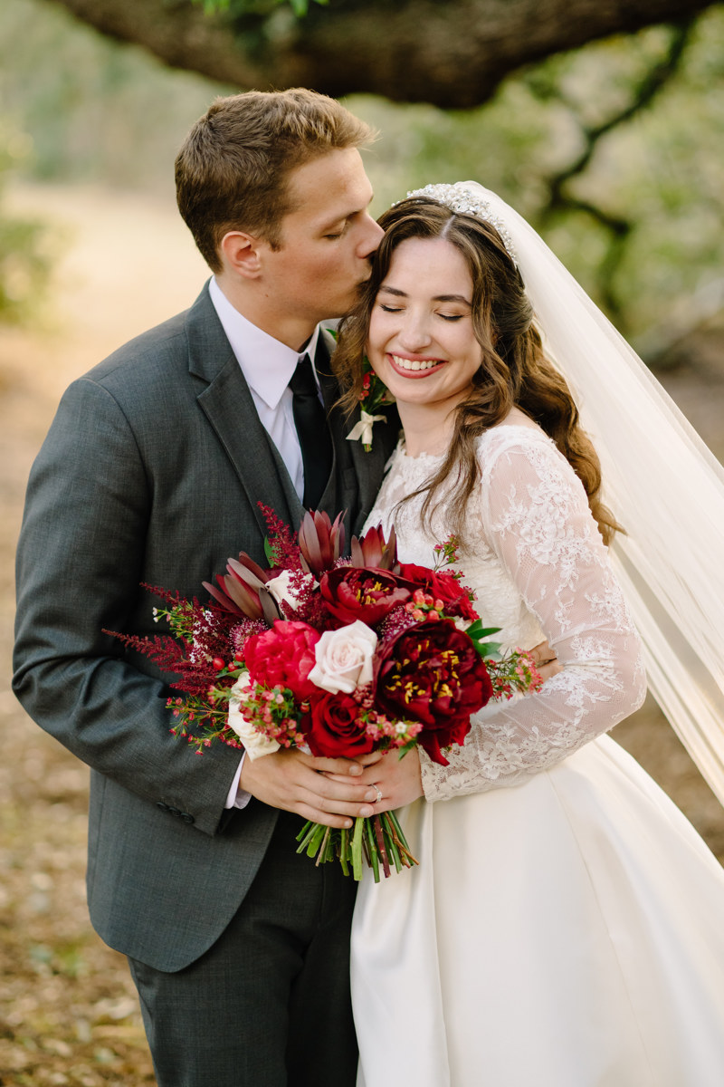 Micro wedding in Brenham texas true to color documentary houston wedding photographer