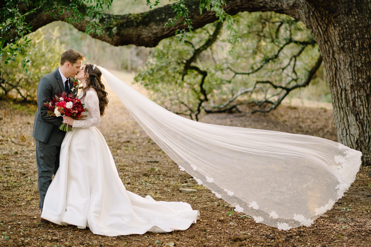 Micro wedding in Brenham texas true to color documentary houston wedding photographer