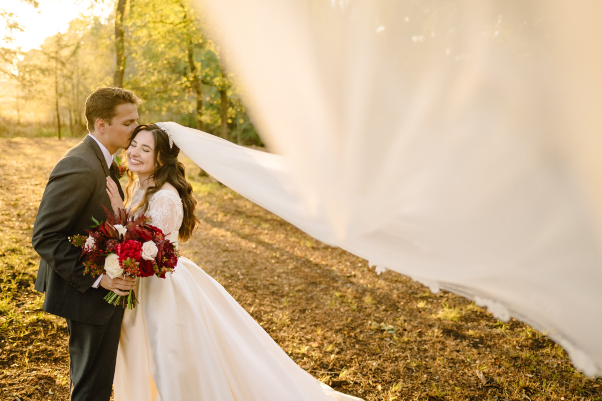 Micro wedding in Brenham texas true to color documentary houston wedding photographer