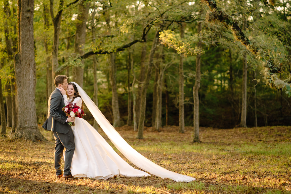 Micro wedding in Brenham texas true to color documentary houston wedding photographer