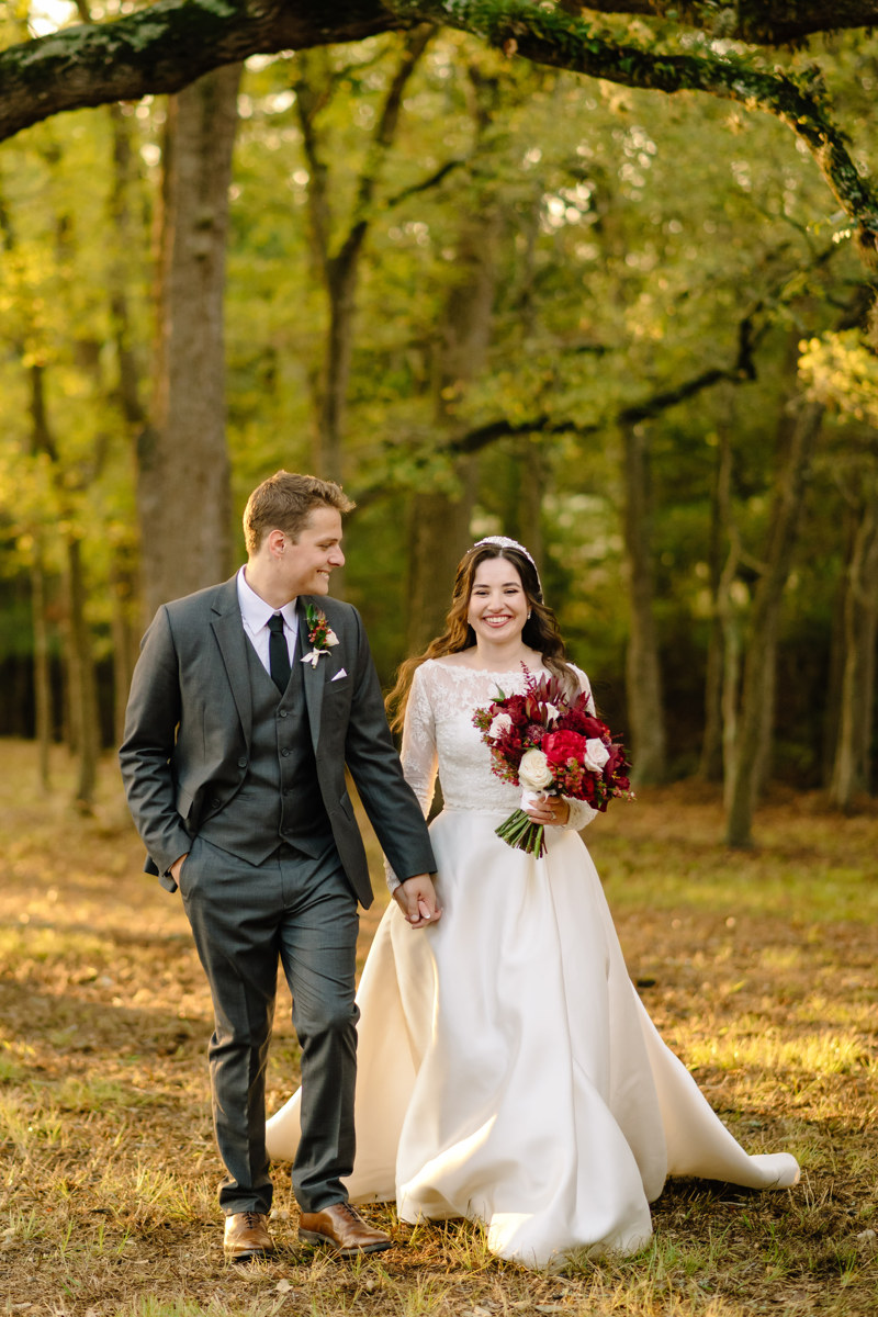 Micro wedding in Brenham texas true to color documentary houston wedding photographer