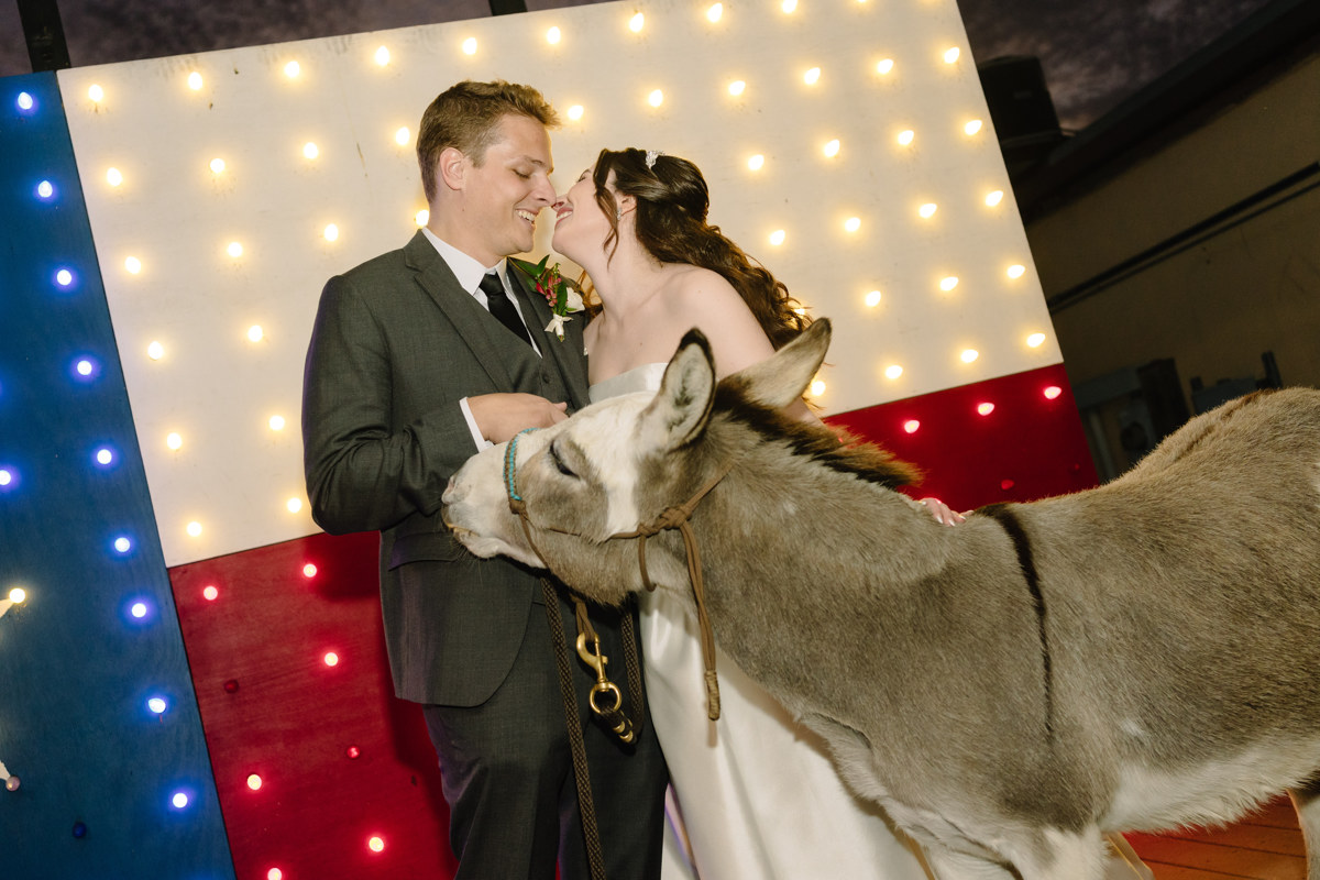 Micro wedding in Brenham texas true to color documentary houston wedding photographer