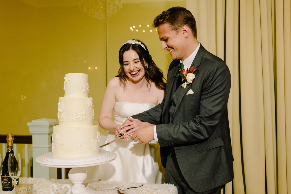 Micro wedding in Brenham texas true to color documentary houston wedding photographer