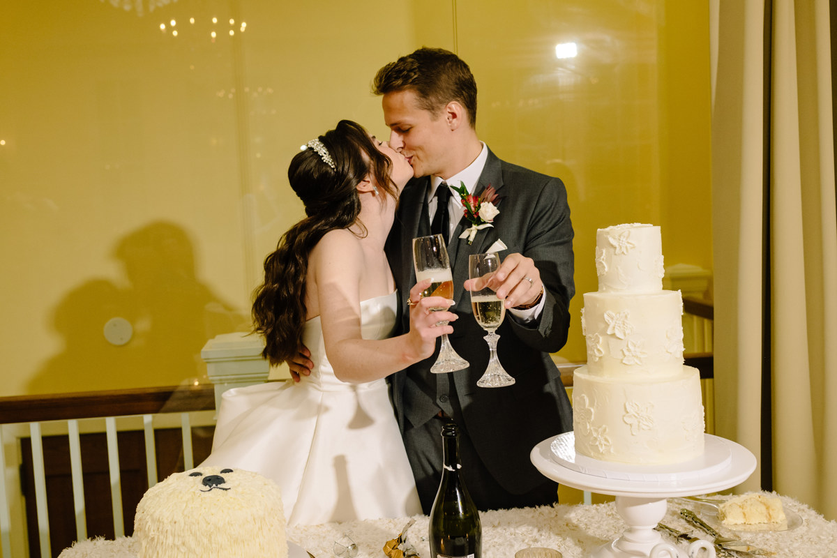 Micro wedding in Brenham texas true to color documentary houston wedding photographer