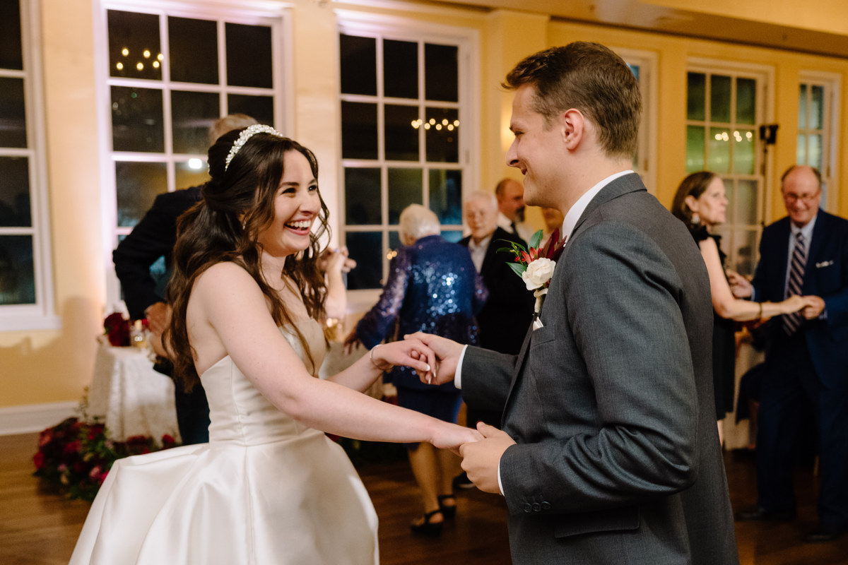 Micro wedding in Brenham texas true to color documentary houston wedding photographer