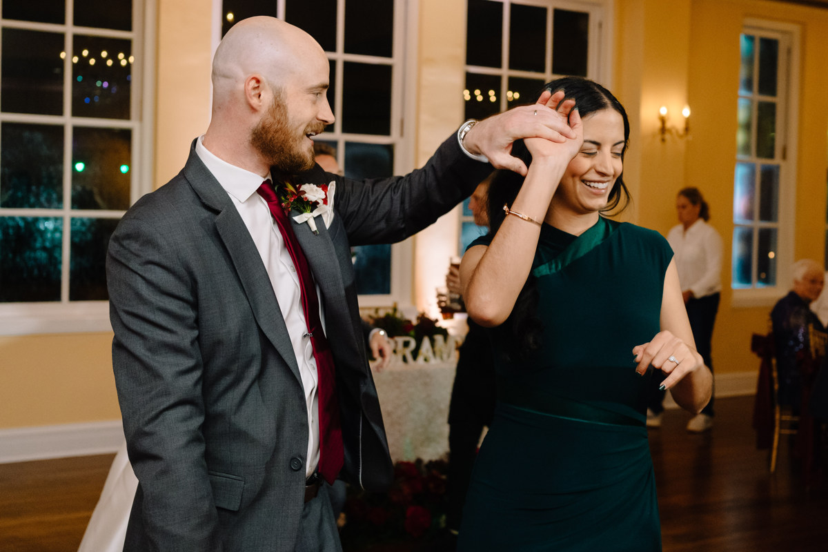 Micro wedding in Brenham texas true to color documentary houston wedding photographer