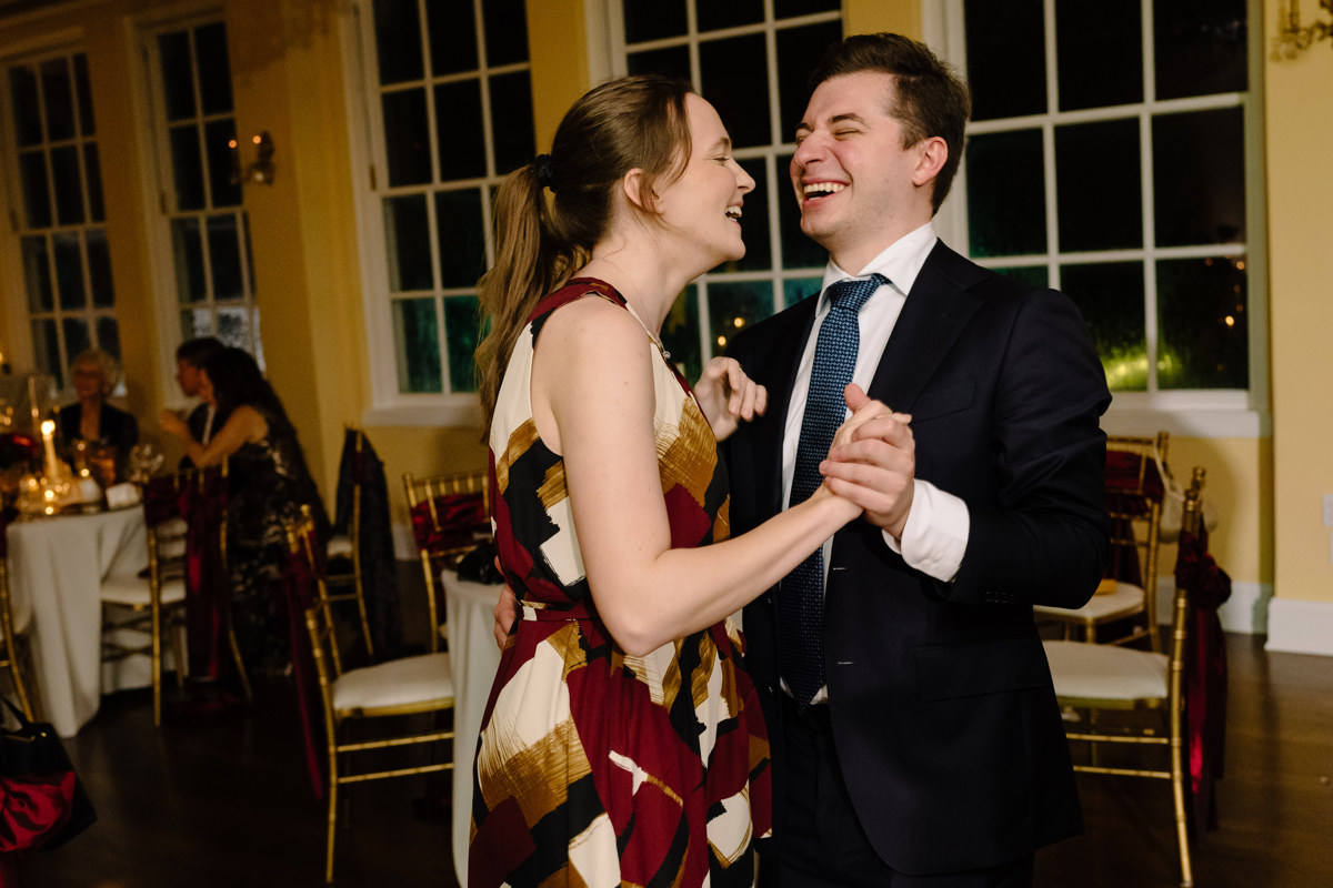 Micro wedding in Brenham texas true to color documentary houston wedding photographer