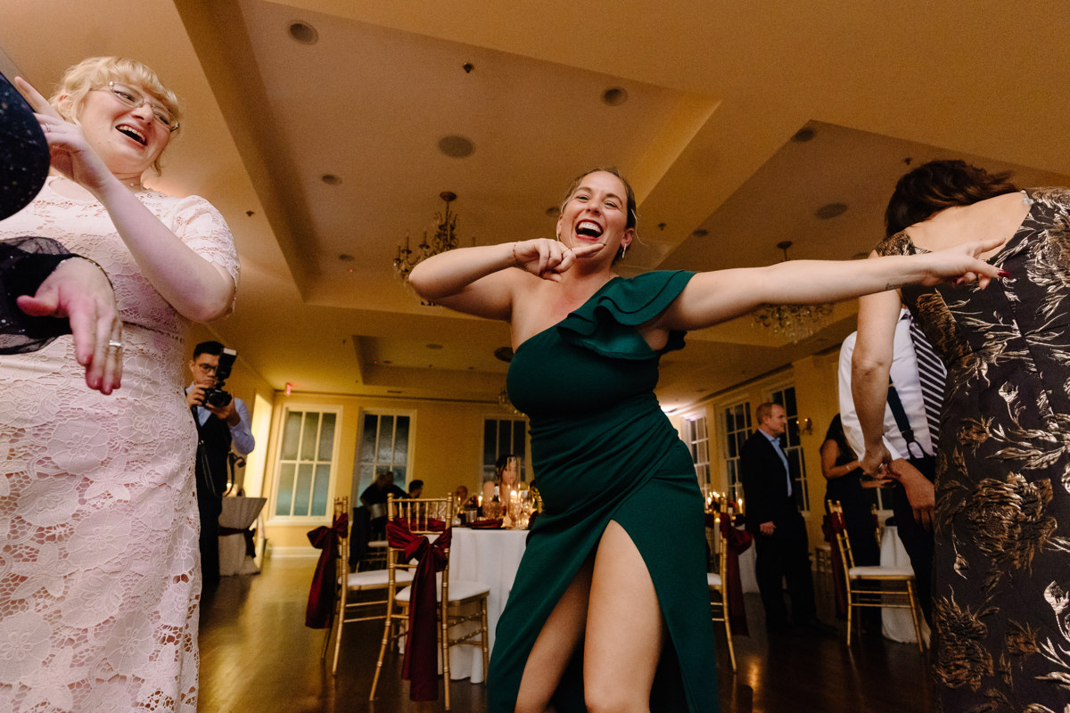 Micro wedding in Brenham texas true to color documentary houston wedding photographer