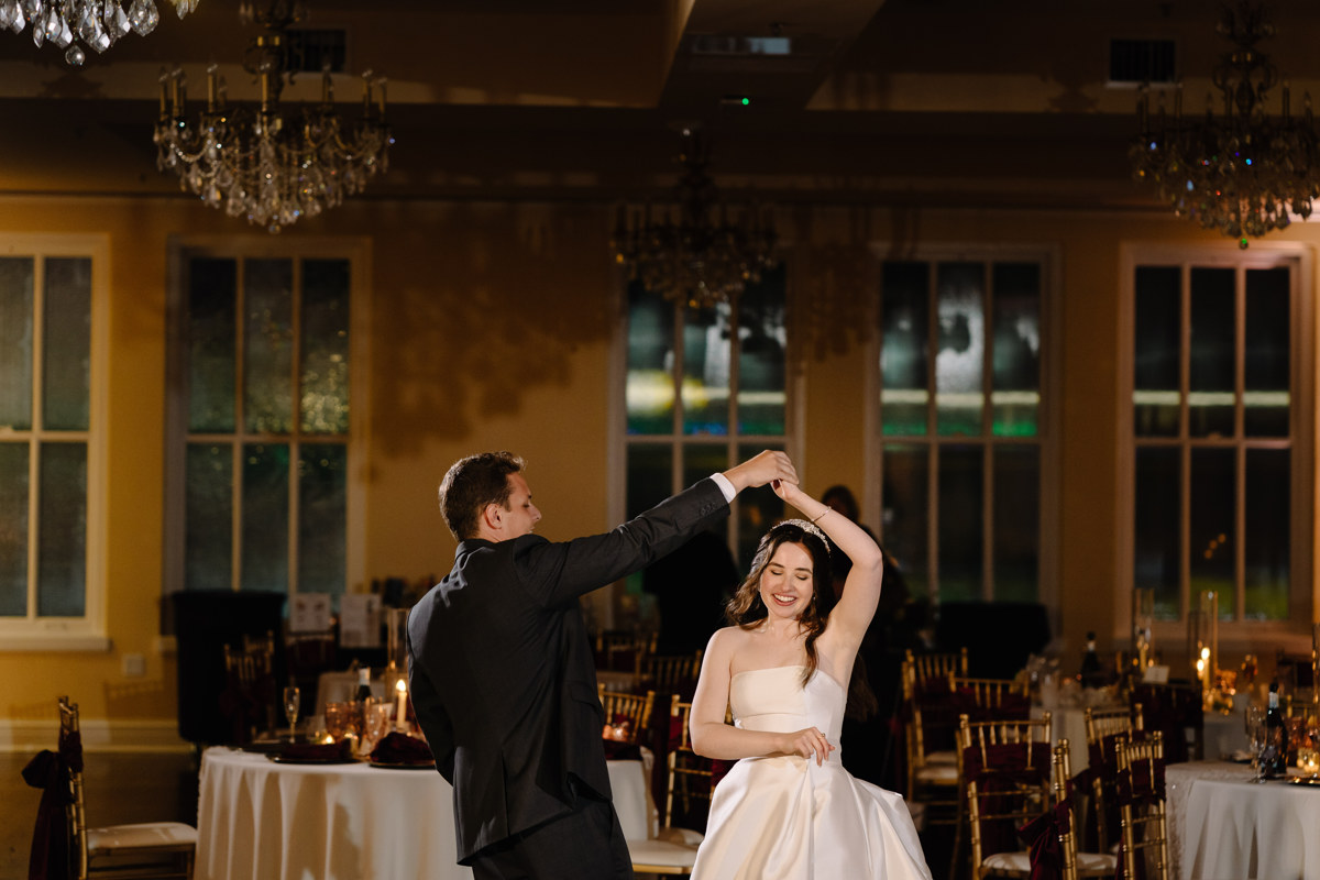 Micro wedding in Brenham texas true to color documentary houston wedding photographer